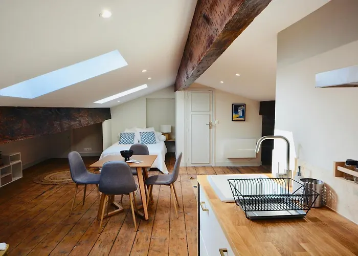 Maison Bouquiere Le Pigeonnier Апартаменты *